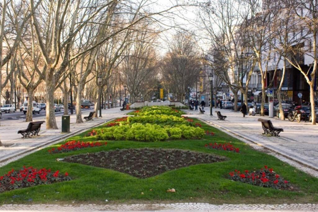 Av. Da Liberdade Comfortable Apt With Balcony Лиссабон Экстерьер фото